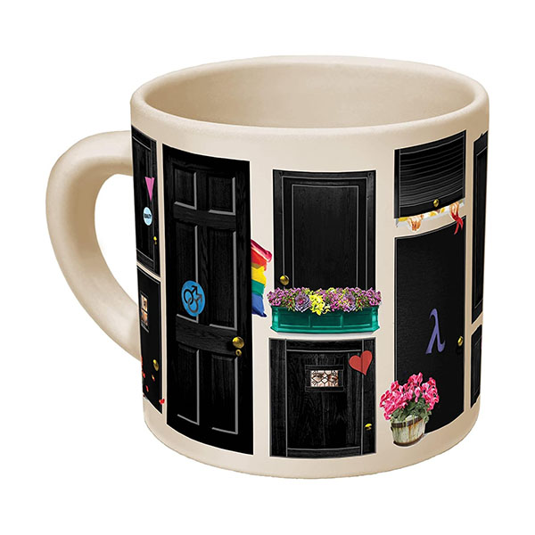 暖かい飲み物を注ぐと絵柄が変化するマグ。