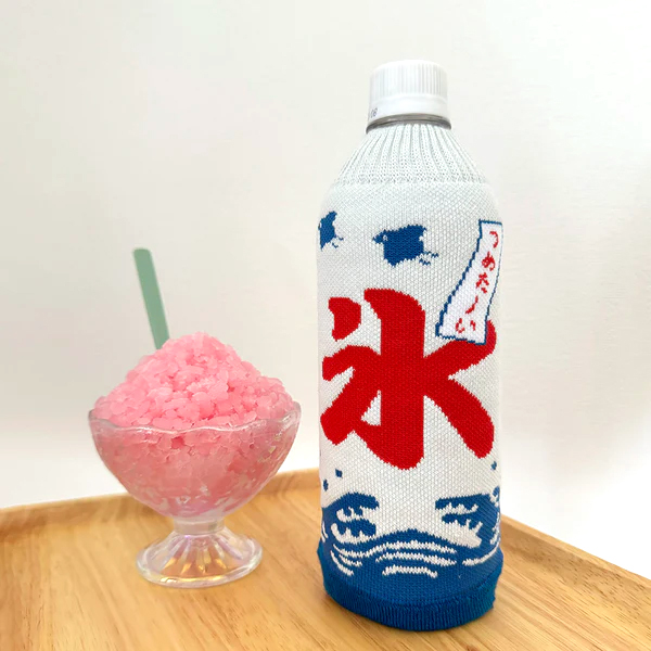 ペットボトルやマイボトルを自分仕様にかわいくカバーできるボトルカバー。