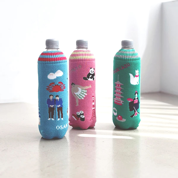 ペットボトルやマイボトルを自分仕様にかわいくカバーできるボトルカバー。