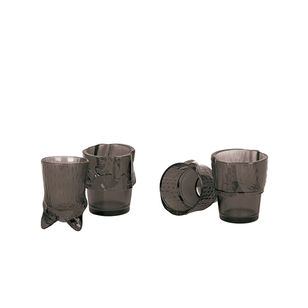 グラスを積み重ねることで猫のモチーフとなるスタッキンググラス。