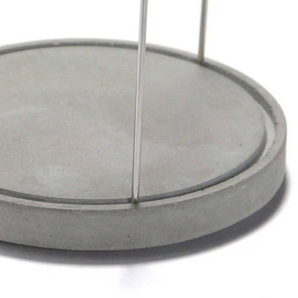 そこに置くだけで、空間の印象が整うコーヒードリッパースタンド