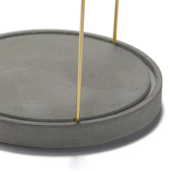 そこに置くだけで、空間の印象が整うコーヒードリッパースタンド