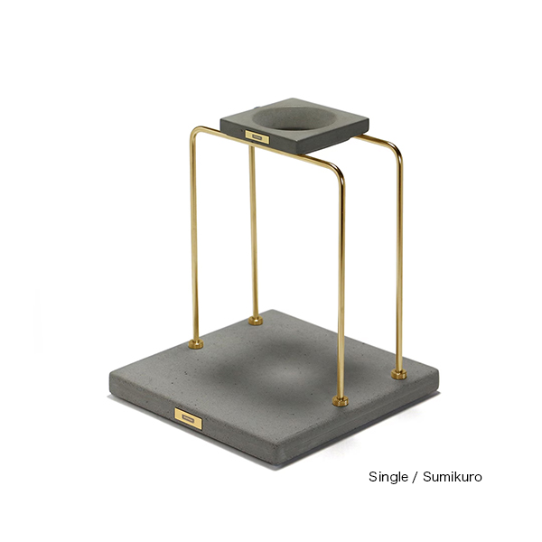 そこに置くだけで、空間の印象が整うコーヒードリッパースタンド