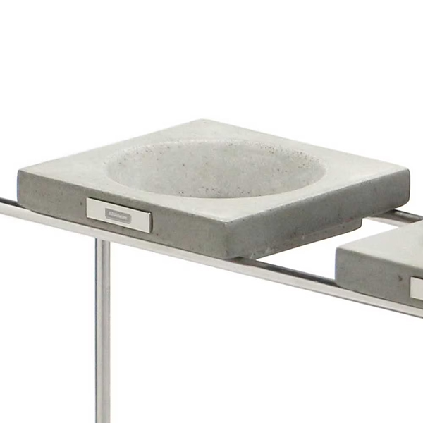 そこに置くだけで、空間の印象が整うコーヒードリッパースタンド