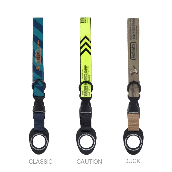 ペットボトルのネックに装着してぶら下げて歩ける、夏にはかかせないアイテム。