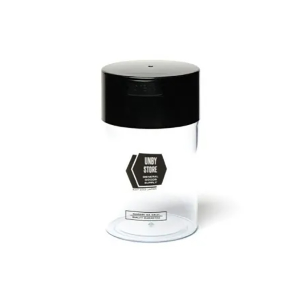 上部のPRESSボタンを押すだけで密閉状態になる、耐水性と防臭性が高いフードコンテナ。