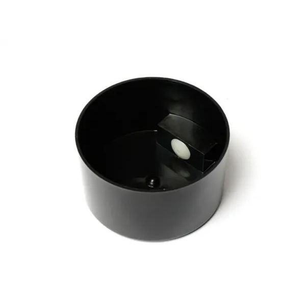 上部のPRESSボタンを押すだけで密閉状態になる、耐水性と防臭性が高いフードコンテナ。