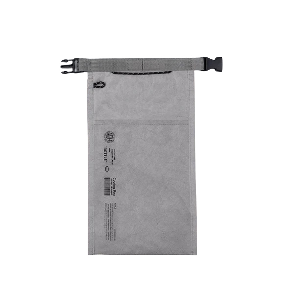 高密度ポリエチレンを使用した簡易保冷バッグシリーズ。