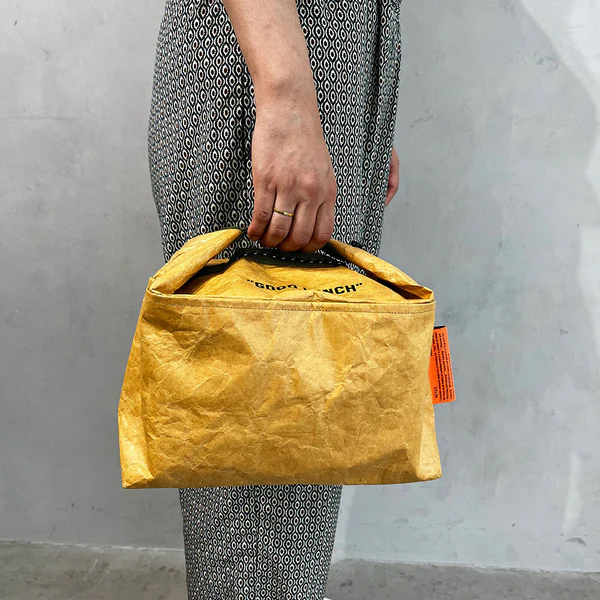 高密度ポリエチレンを使用した簡易保冷バッグシリーズ。