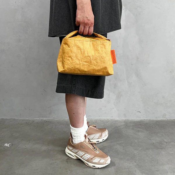 高密度ポリエチレンを使用した簡易保冷バッグシリーズ。