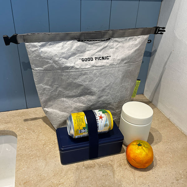 高密度ポリエチレンを使用した簡易保冷バッグシリーズ。