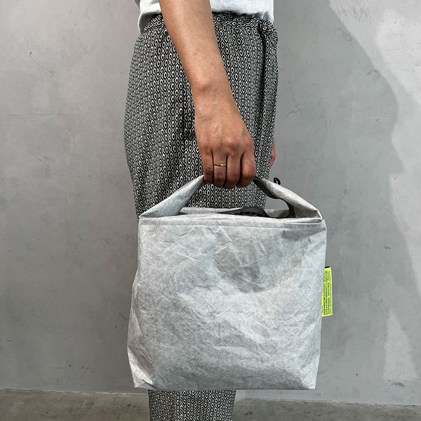 高密度ポリエチレンを使用した簡易保冷バッグシリーズ。