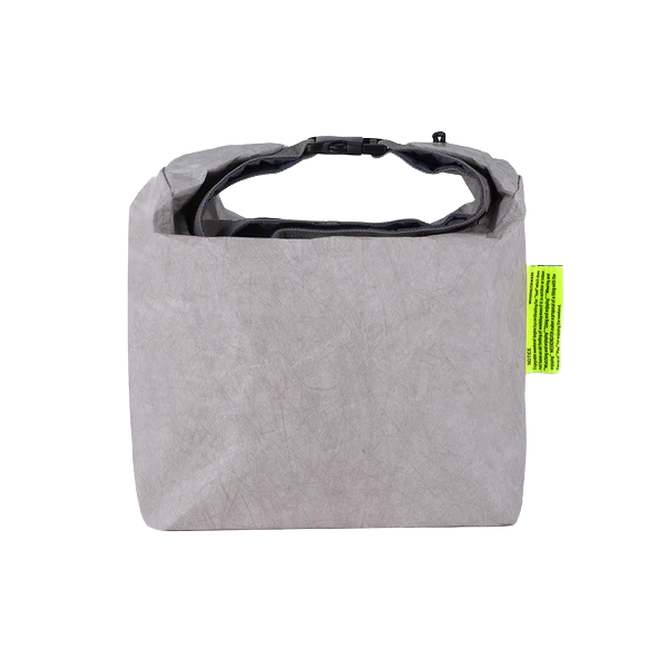 高密度ポリエチレンを使用した簡易保冷バッグシリーズ。