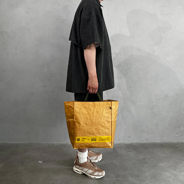 高密度ポリエチレンを使用した簡易保冷バッグシリーズ。