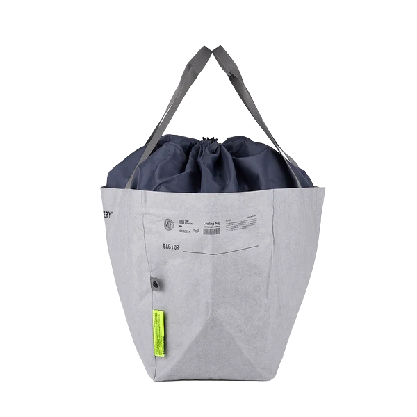 高密度ポリエチレンを使用した簡易保冷バッグシリーズ。