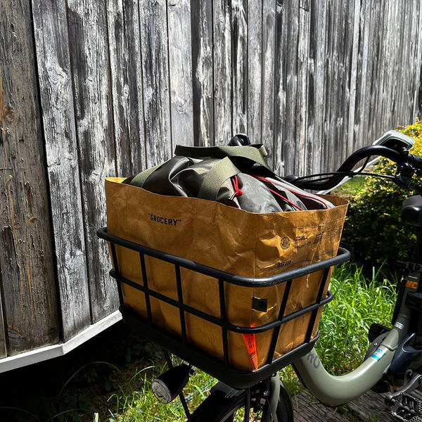 高密度ポリエチレンを使用した簡易保冷バッグシリーズ。