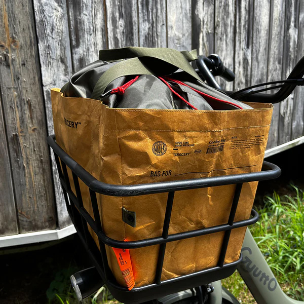 高密度ポリエチレンを使用した簡易保冷バッグシリーズ。