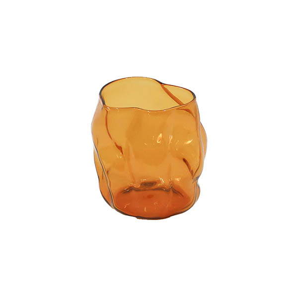 アート性と実用性を兼ね備えたガラス器です。