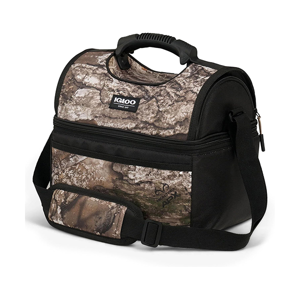リアルツリーカモ柄のクーラーバッグ。
