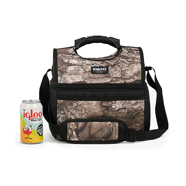 リアルツリーカモ柄のクーラーバッグ。