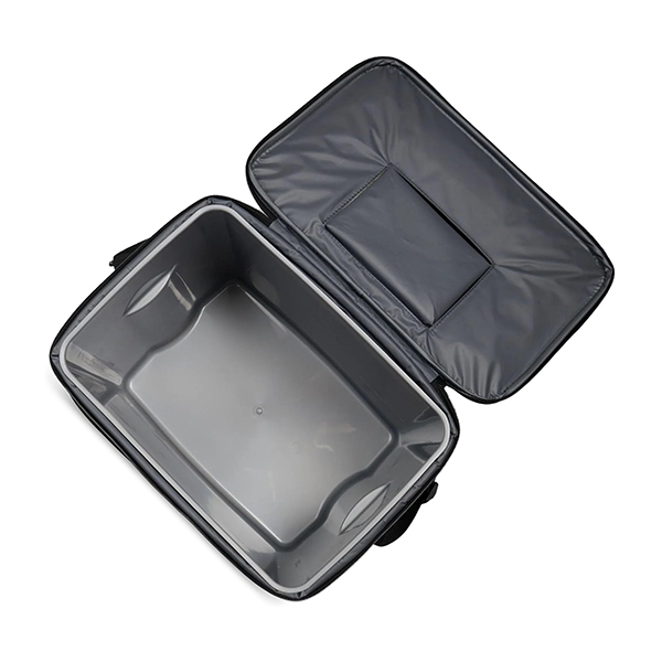 リアルツリーカモ柄のクーラーバッグ。