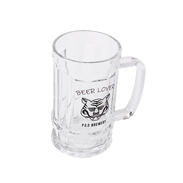 タイガーのイラストが目を惹く、ユニークなビールジョッキ2個セット。