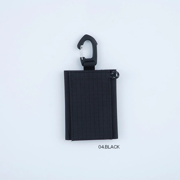 ナイロンリップ素材の三つ折りタイプのcoruriミニ財布。