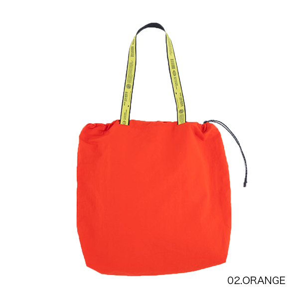 独特なシワ感とが特徴的なWASH NYLON素材のシリーズ