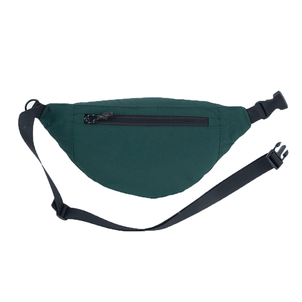 独特なシワ感とが特徴的なWASH NYLON素材のシリーズ。