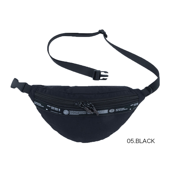 独特なシワ感とが特徴的なWASH NYLON素材のシリーズ。