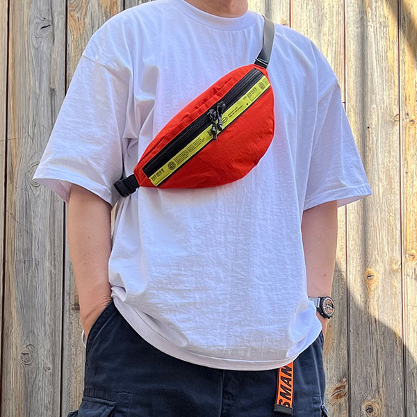 独特なシワ感とが特徴的なWASH NYLON素材のシリーズ。