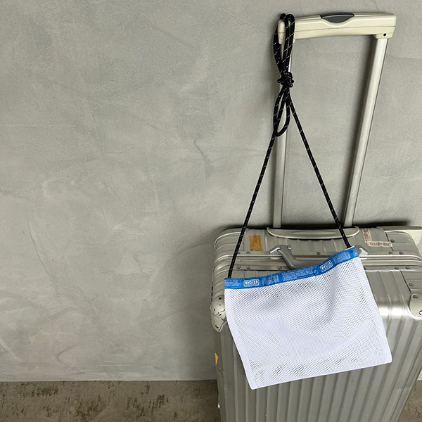 厚手でしなやかな素材感のメッシュ生地を使用した定番のシリーズ。