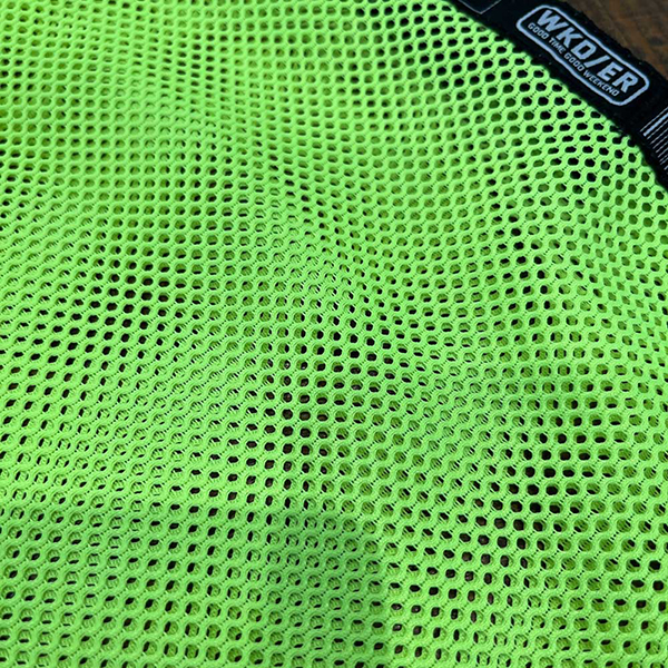 厚手でしなやかな素材感のメッシュ生地を使用した定番のシリーズ。