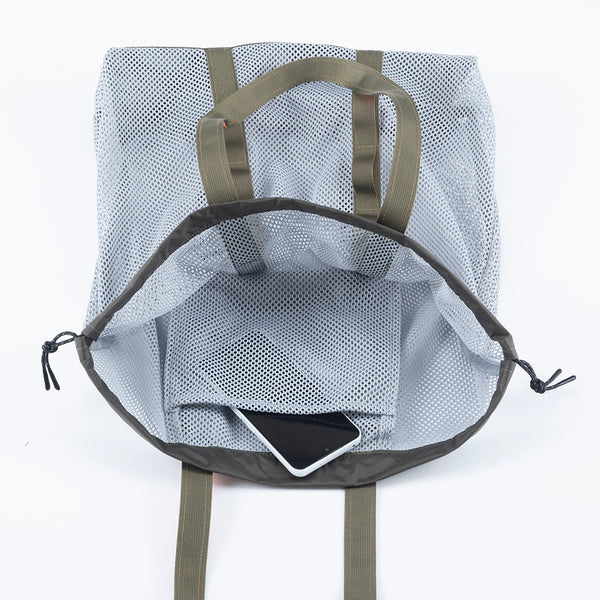 厚手でしなやかな素材感のメッシュ生地を使用した定番のシリーズ