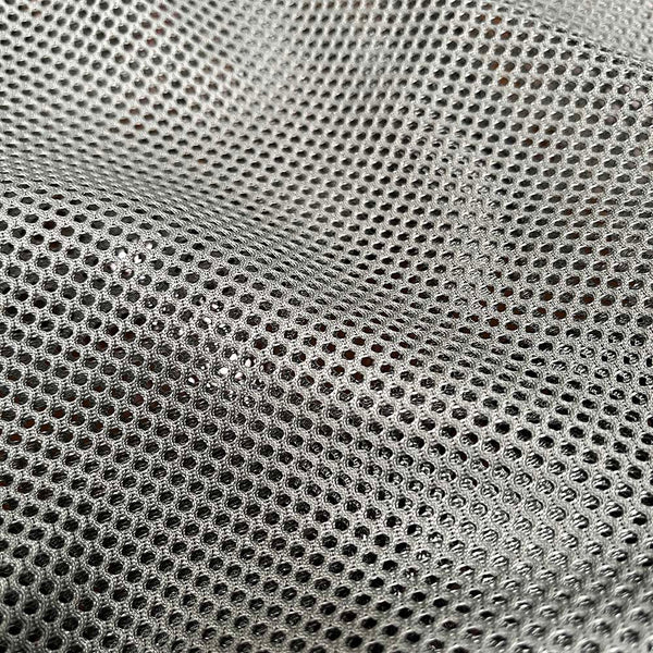 厚手でしなやかな素材感のメッシュ生地を使用した定番のシリーズ