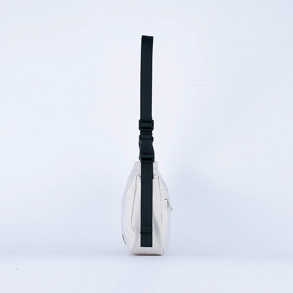 旅行やお出かけに持っていきたいコンパクトなウィークエンドショルダーバッグ