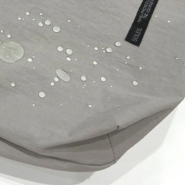 軽さがポイントのデイパック