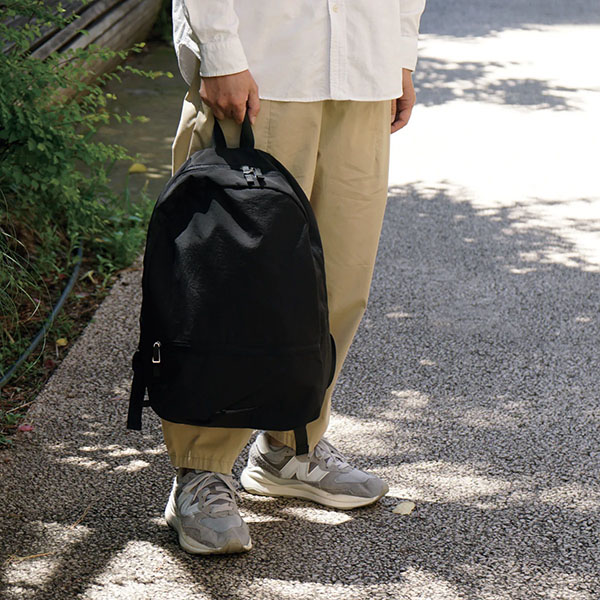 軽さがポイントのデイパック