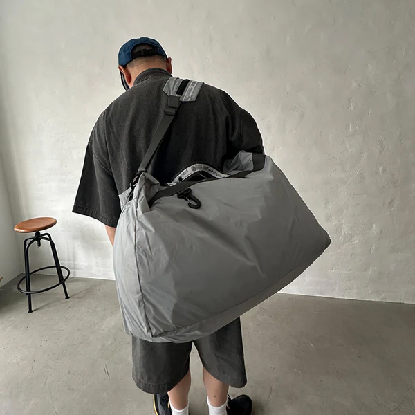 ライトウェイトなパッカブル式3WAYボストンバッグ