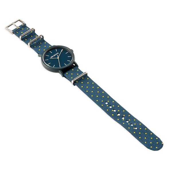 本体の合金部分を樹脂で覆い色彩豊かでカジュアルに仕上げたMr.BOHOの代表作『GOMATO　ゴマート』。