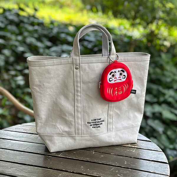 日本の人気モチーフのマスコットポーチ