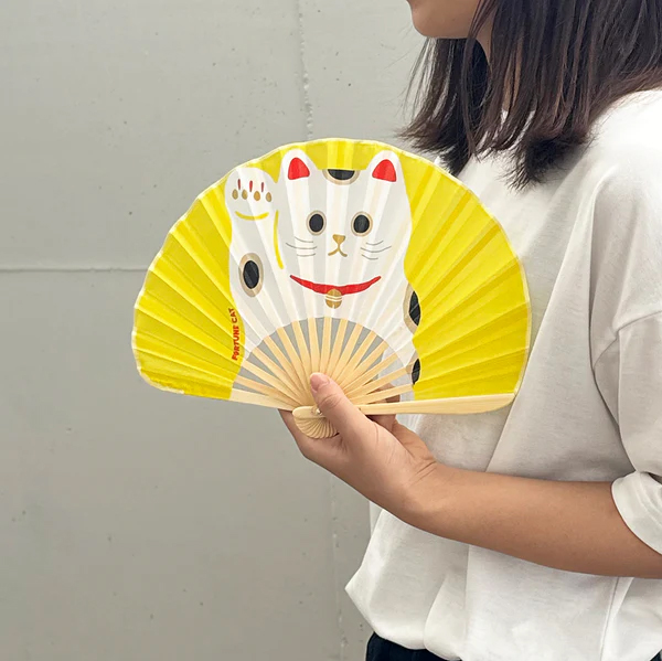 日本の人気モチーフを大胆に表現した扇子