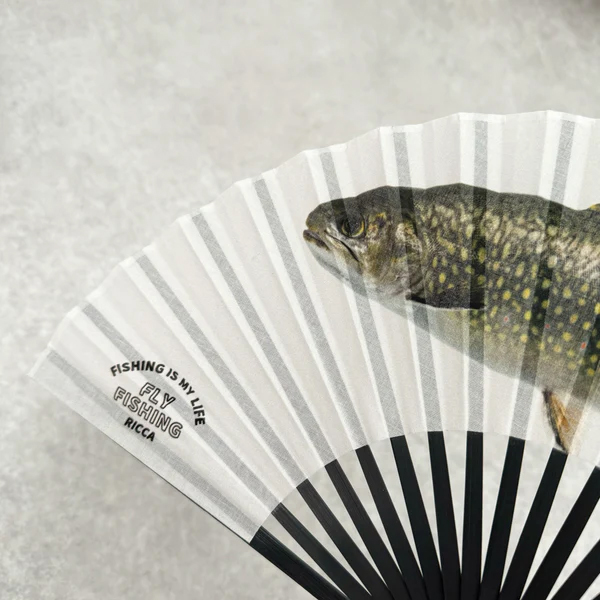 川魚をリアルにプリントしたメンズライクな扇子