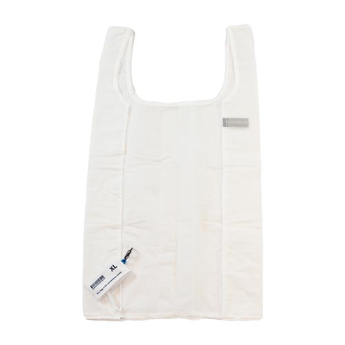 水を弾きやすく軽量なリップストップナイロンを使用したエコバッグ。