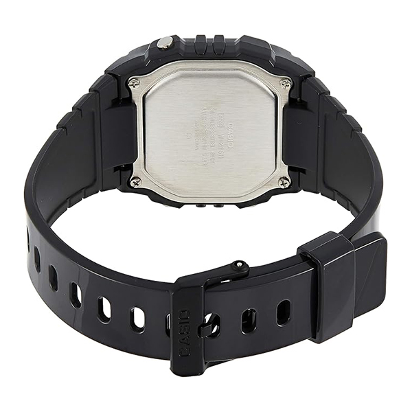 CASIOデジタルメンズ腕時計、海外モデル。