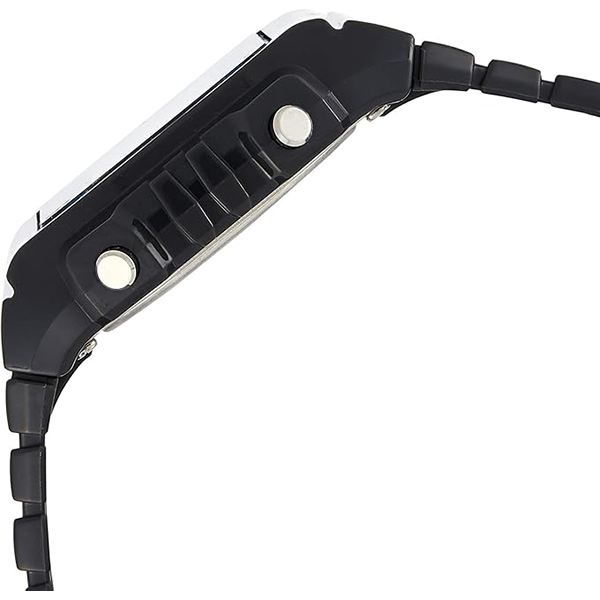 CASIOデジタルメンズ腕時計、海外モデル。