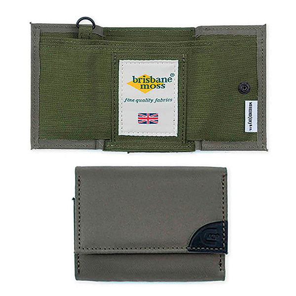 coruri/ コルリはアクティブなオフタイムに必要最小限を機能的に収納する小型財布です。