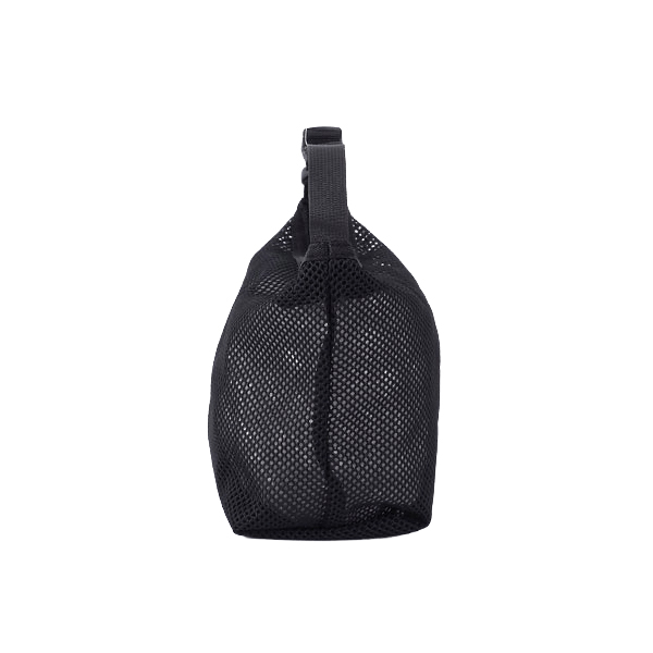 厚手でしなやかな素材感のメッシュ生地を使用したポーチ