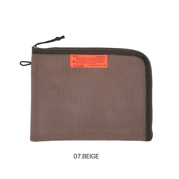 塩ビでコーティングされた硬めのメッシュ生地を使用したポーチ