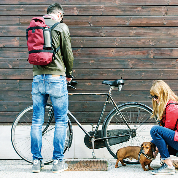 2WAYで使えるアクティブな 人向けの機能的なバッグ。